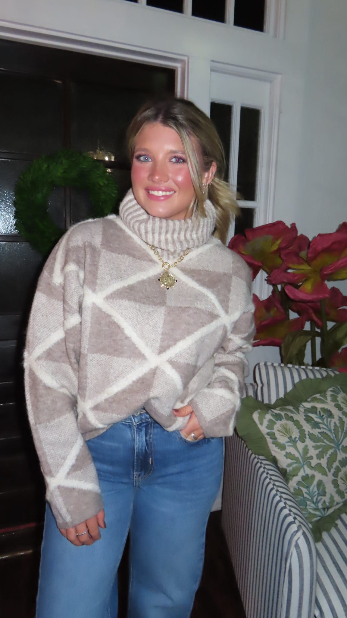 DIAMOND PATTERN TURTLE NECK SWEATER - 6354WS